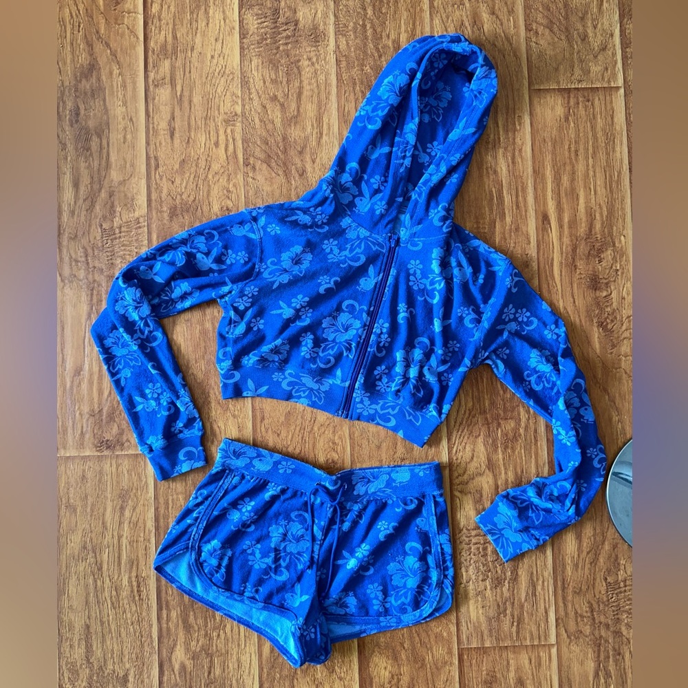 Playboy 2 Piece Hawaii Set💙